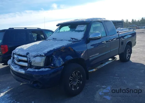 2004 Toyota Tundra Sr5 z USA, uszkodzony, nr VIN 5TBBN441X4S435172